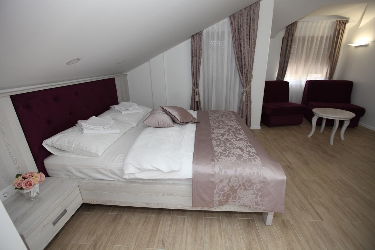 Apis Hotel Trebinje Bagian luar foto