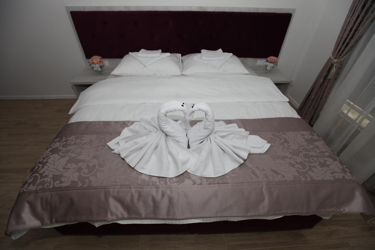 Apis Hotel Trebinje Bagian luar foto