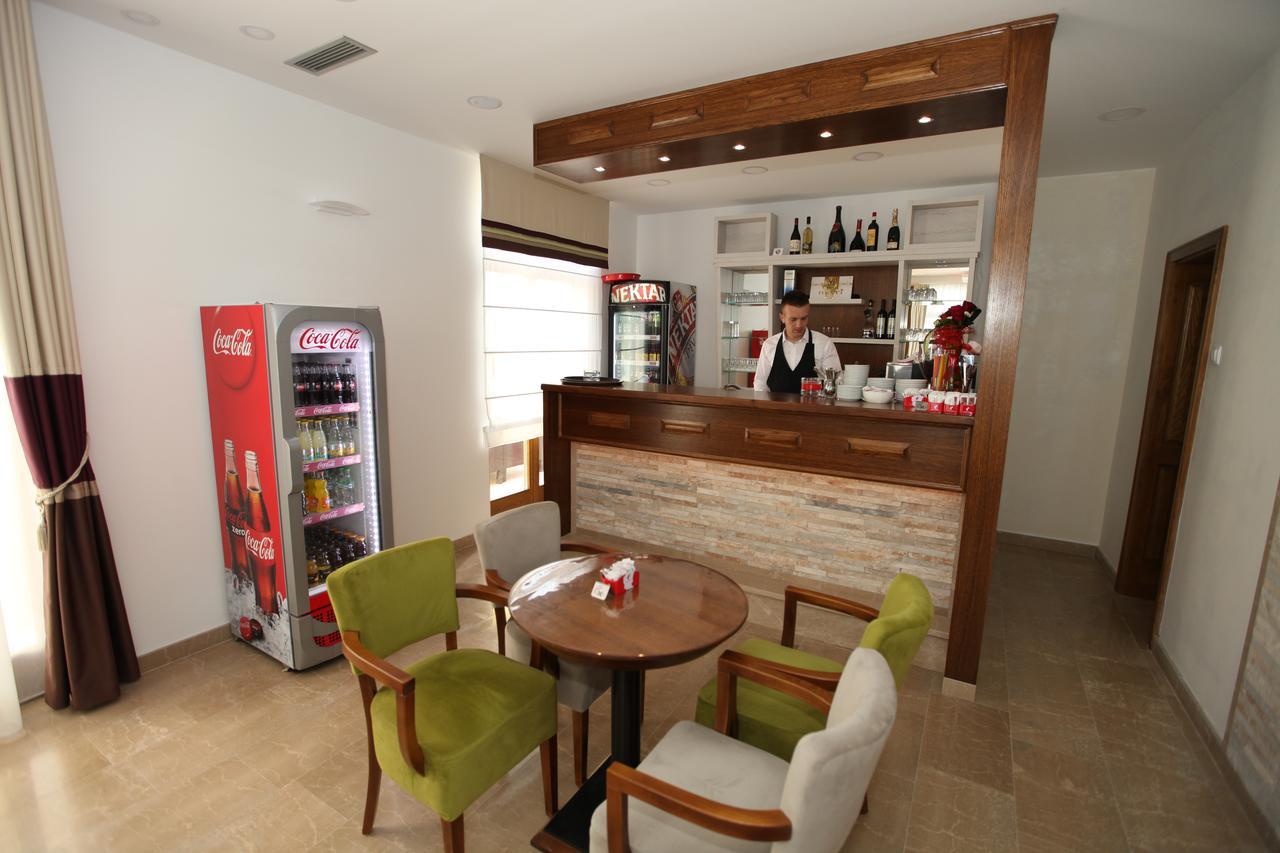 Apis Hotel Trebinje Bagian luar foto