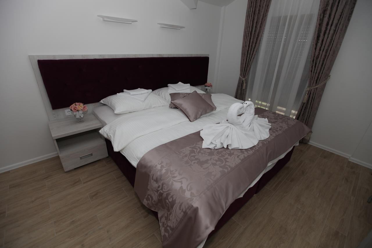 Apis Hotel Trebinje Bagian luar foto