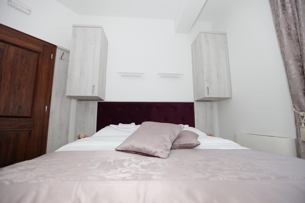 Apis Hotel Trebinje Bagian luar foto