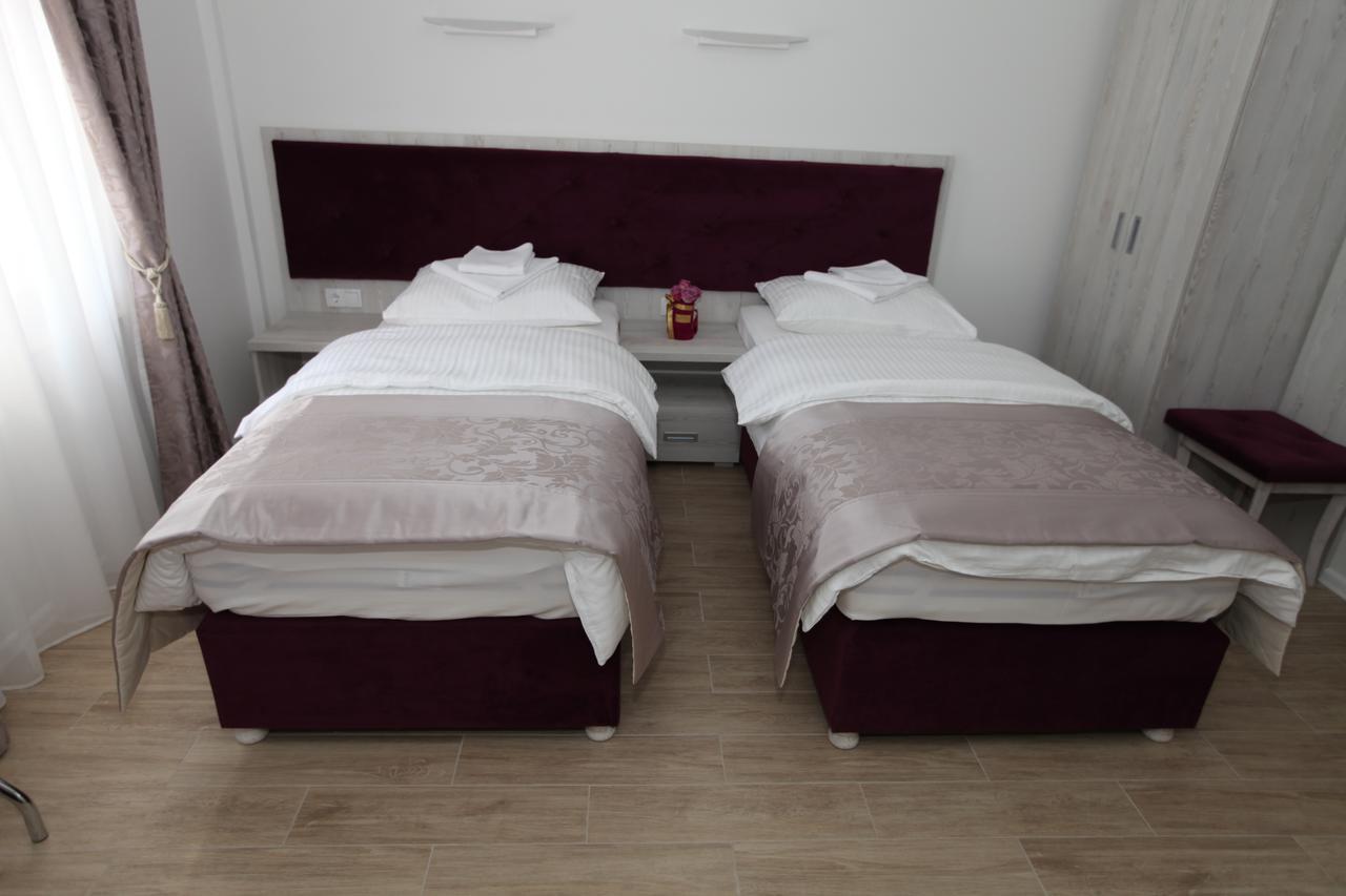 Apis Hotel Trebinje Bagian luar foto