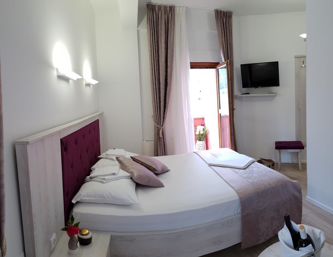 Apis Hotel Trebinje Bagian luar foto