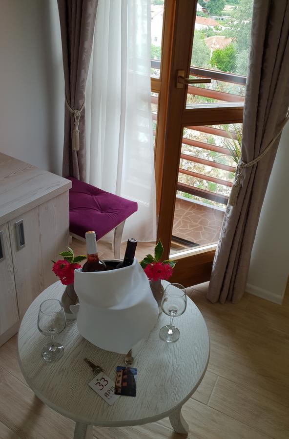 Apis Hotel Trebinje Bagian luar foto
