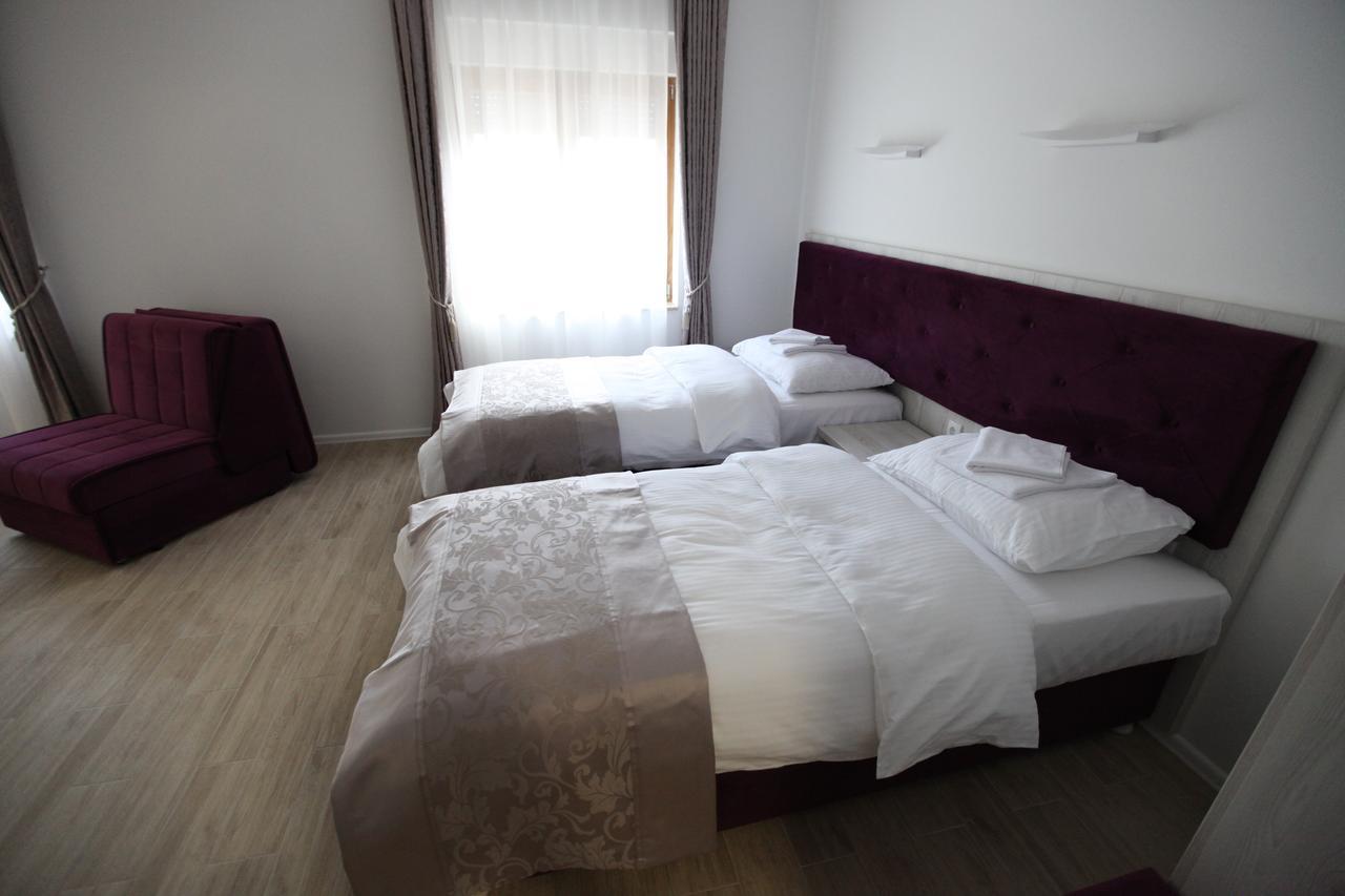 Apis Hotel Trebinje Bagian luar foto